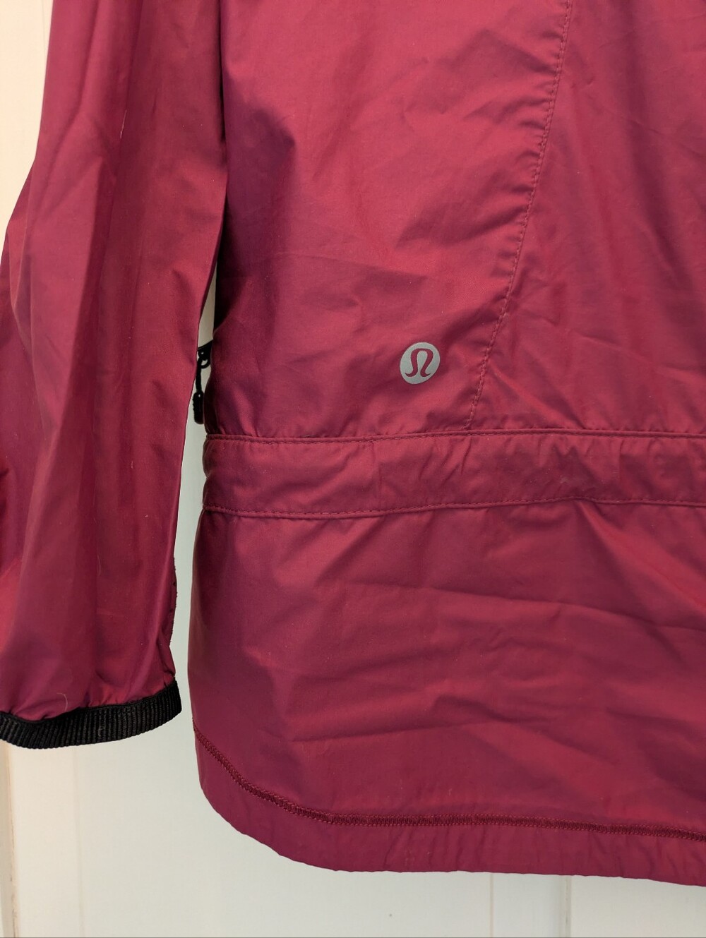 Lululemon Miss Misty Wine Rain/Windbreaker Jacket w/ Roll Up Hood- 6 - Picture 3 of 6